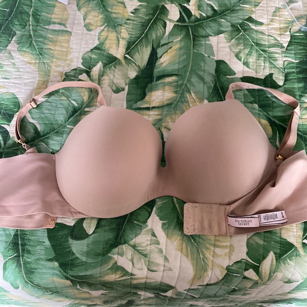 38D Incredible by Victoria Secret bra
